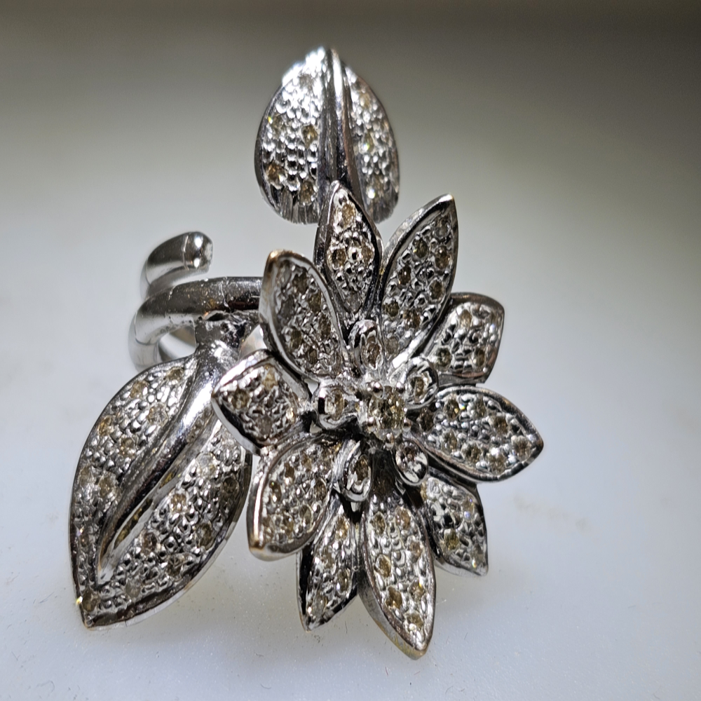 DIAMOND 14KT UNIQUE WHITE FLOWER COCKTAIL RING PO1113